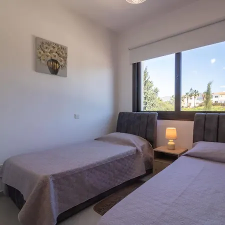 Townhouse Anita - Modern 2-br Coastal Retreat Near The Ferienhaus Peyia