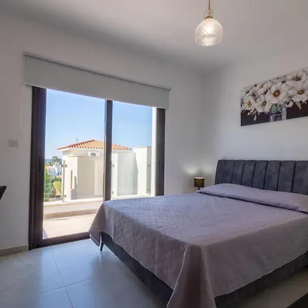 Anita, 2 Bedroom Townhouse *