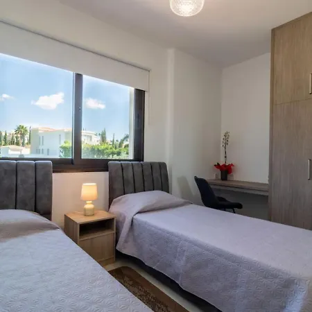 Townhouse Anita - Modern 2-br Coastal Retreat Near The Ferienhaus Peyia