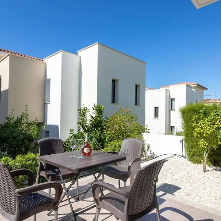 Townhouse Anita - Modern 2-br Coastal Retreat Near The Ferienhaus *