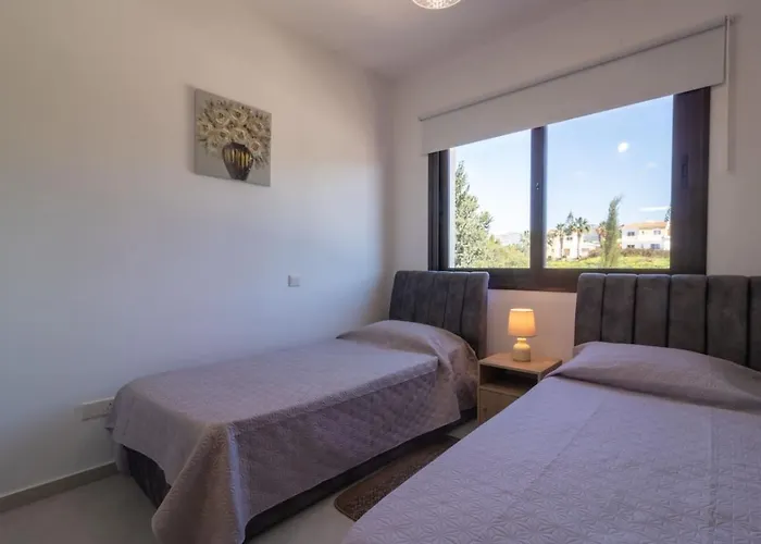 Townhouse Anita - Modern 2-br Coastal Retreat Near The Casa vacanze Peyia