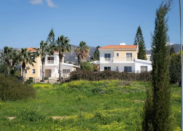 Townhouse Anita - Modern 2-br Coastal Retreat Near The * Peyia