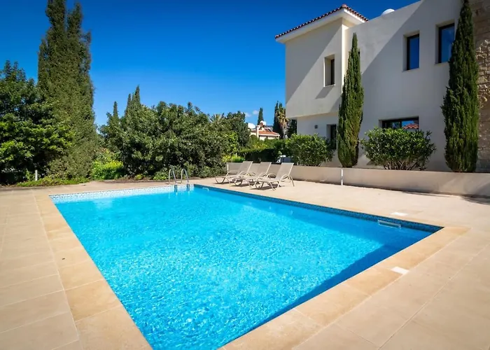 Townhouse Anita - Modern 2-br Coastal Retreat Near The