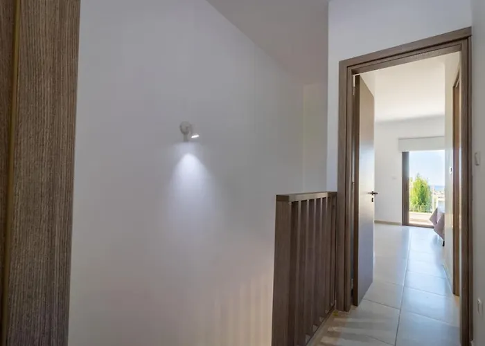 Casa vacanze Townhouse Anita - Modern 2-br Coastal Retreat Near The *