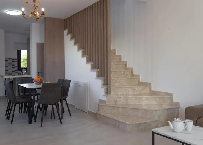 Casa vacanze Townhouse Anita - Modern 2-br Coastal Retreat Near The