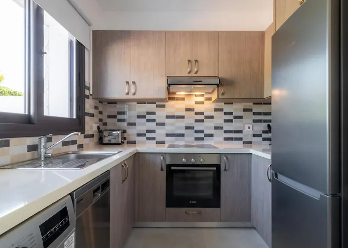 Townhouse Anita - Modern 2-br Coastal Retreat Near The