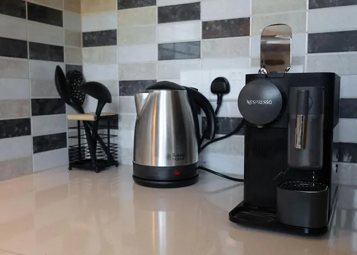 Townhouse Anita - Modern 2-br Coastal Retreat Near The Casa vacanze