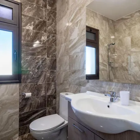 Σπίτι διακοπών Townhouse Anita - Modern 2-br Coastal Retreat Near The *