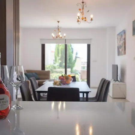 Casa vacanze Townhouse Anita - Modern 2-br Coastal Retreat Near The Peyia