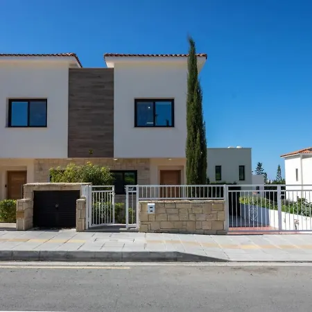 Townhouse Anita - Modern 2-br Coastal Retreat Near The * Πέγεια